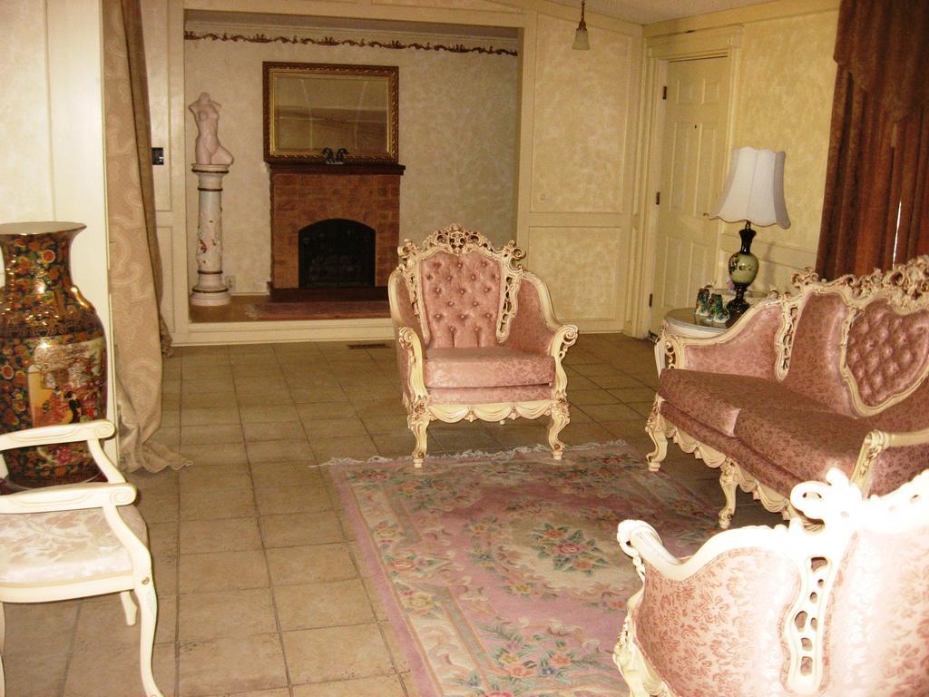 Shady Lady Bed And Breakfast Scottys Junction Екстер'єр фото