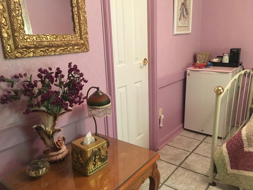 Shady Lady Bed And Breakfast Scottys Junction Екстер'єр фото